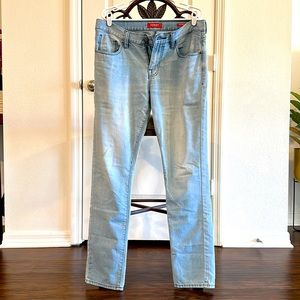 GUESS medium rise, tapered slim, halstead fit. Size: 34/34